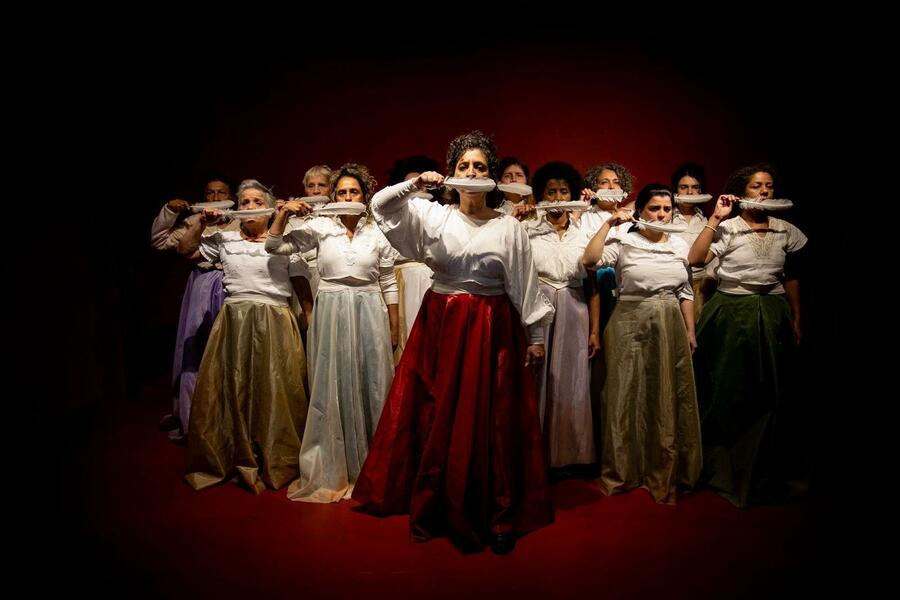 Elenco da peça homônima a livro de Maria Valéria Rezende © Daisy Serena