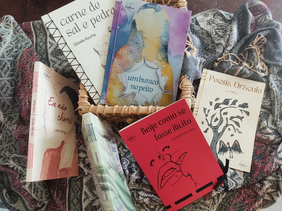 Livros costurados à mão da Editora Arpillera © Yara Fers Livros costurados à mão da Editora Arpillera © Yara Fers