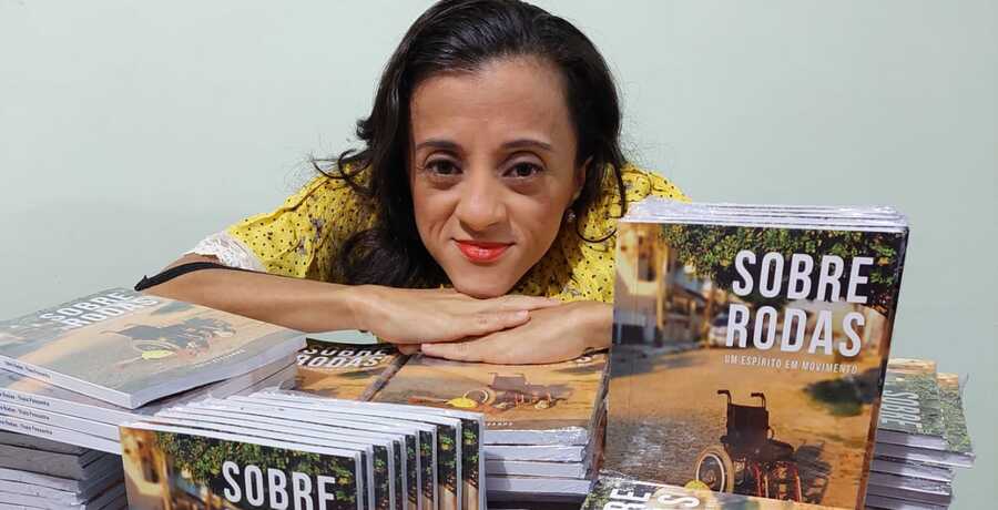 Thais Pessanha, criadora do Clube de Leitura Ossos de Pássaro | © Arquivo pessoal Thais Pessanha, criadora do Clube de Leitura Ossos de Pássaro | © Arquivo pessoal