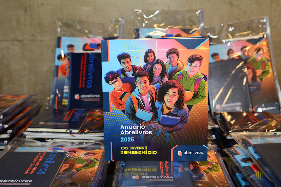 Livro pode ser acesso gratuitamente no site da Associação | © Abrelivros Livro pode ser acesso gratuitamente no site da Associação | © Abrelivros