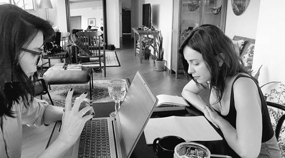 Aline Bei e Morgana Kretzmann: performance literária no Sesc Avenida Paulista | &copy; Divulgação