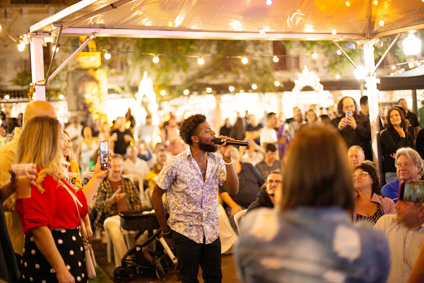 Dylan Triplett and The Simi Brithers em 2022 © Divulgação Dylan Triplett and The Simi Brithers em 2022 © Divulgação