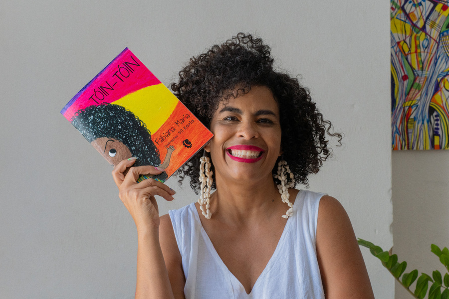 Professora lança livro que ajuda crianças a reconhecer racismo nas brincadeiras