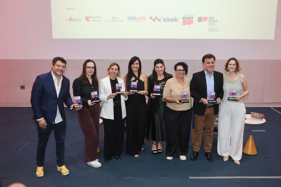 Representantes das empresas premiadas no ranking Melhores Empresas Para Trabalhar – Mercado Editorial 2025 | © Francio de Holanda / PublishNews Representantes das empresas premiadas no ranking Melhores Empresas Para Trabalhar – Mercado Editorial 2025 | © Francio de Holanda / PublishNews