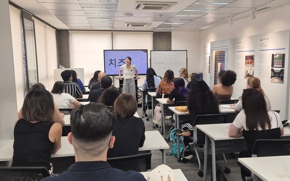 Aula do idioma no CCCB &copy; Divulgação