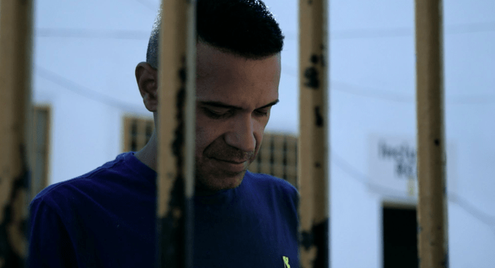 Frame do documentário 'Cartas para um ladrão de livros', dirigido por Caio Cavechini e Carlos Juliano Barros | &copy; Divulgação