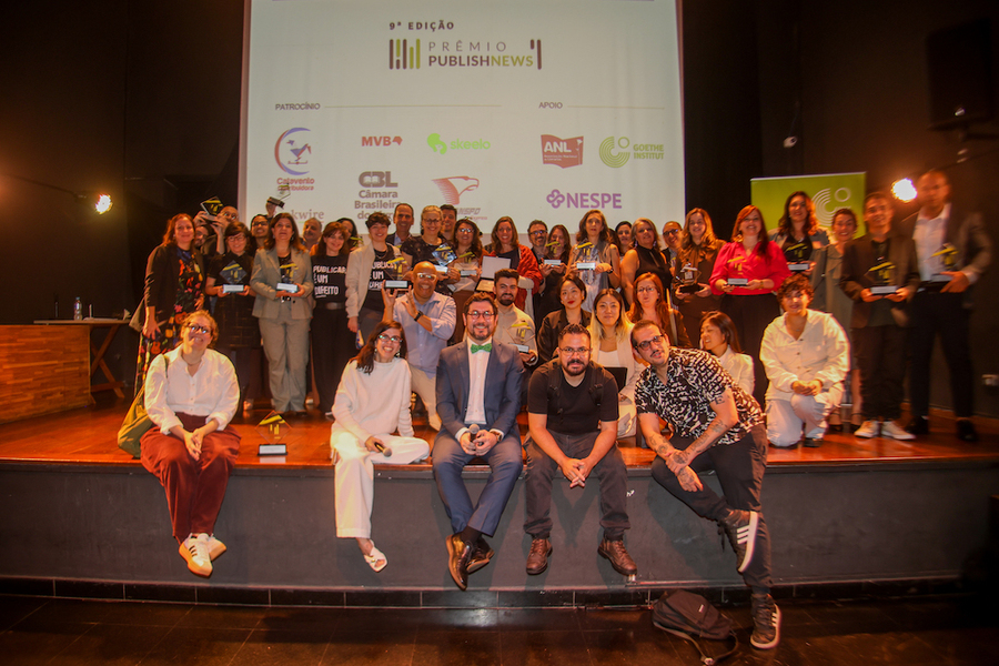 Vencedores e apoiadores do Prêmio PublishNews 2025; em 2026, celebração comemora 10 anos | &copy; Francio de Holanda / PublishNews