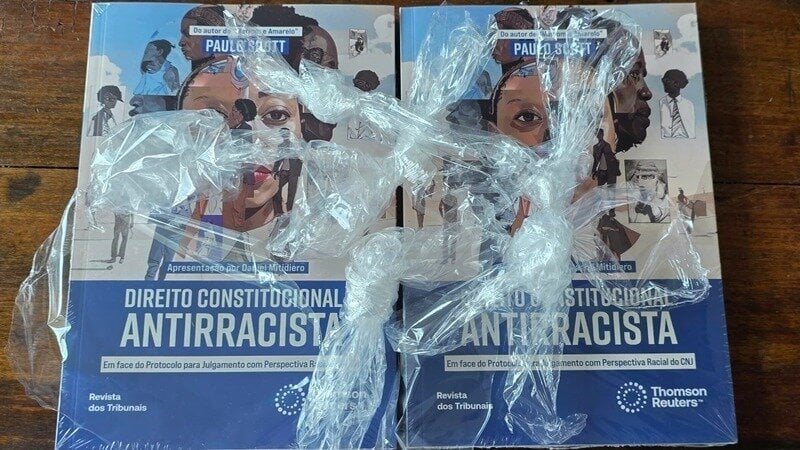 Debate sobre o uso do plástico nos livros vai ganhando profundidade | &copy; PublishNews