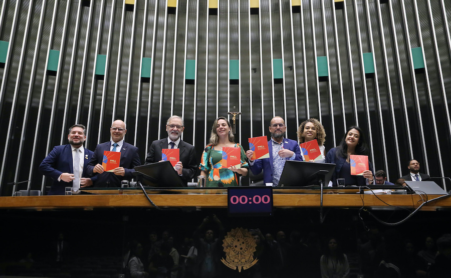 Evento reuniu autoridades e representantes do setor livreiro no Plenário da Câmara | &copy; Kayo Magalhães / Câmara dos Deputados