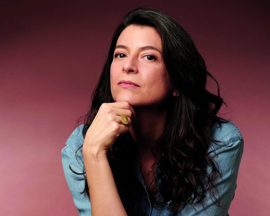 Samanta Schweblin &copy; Alejandra Lopez