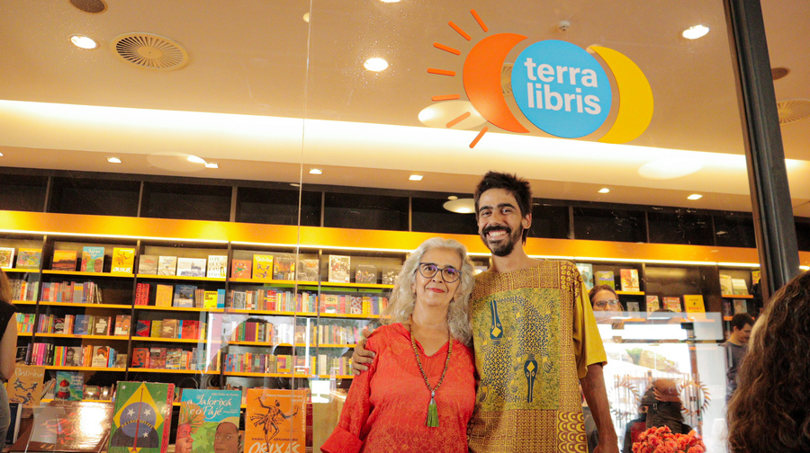 Valéria Pergentino e Kin Guerra são os fundadores da Terra Libris | &copy; Gabriela Bulhões