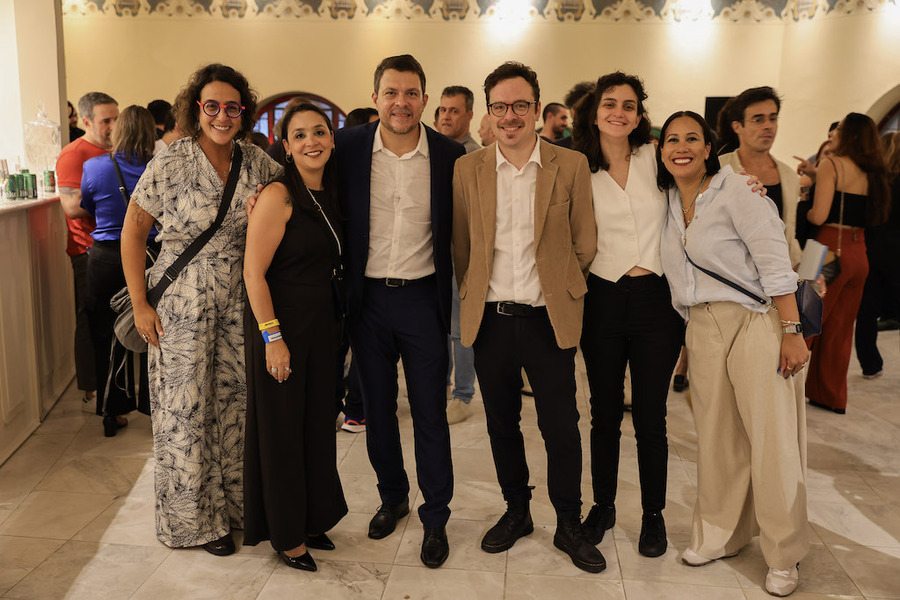Monica Ramalho, Camila Del Nero, Ricardo Arcon, Guilherme Sobota, Beatriz Sardinha e Brisa Espinheira (só faltou a Camila Veiga para completar a equipe que trabalhou para fazer acontecer o Prêmio PN 2026) | &copy; Francio de Holanda / PublishNews