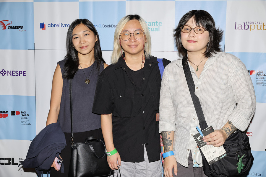 À direita, Ing Lee, vencedora do Prêmio Jovens Talentos em 2024 | &copy; Francio de Holanda / PublishNews