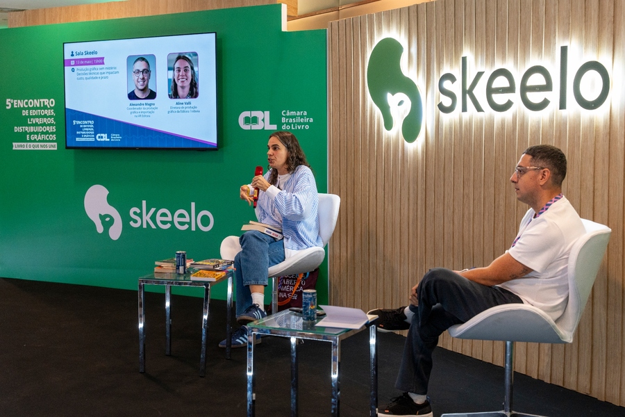 Mesa na Sala Skeelo © Rodrigo Mequelazzo Mesa na Sala Skeelo © Rodrigo Mequelazzo