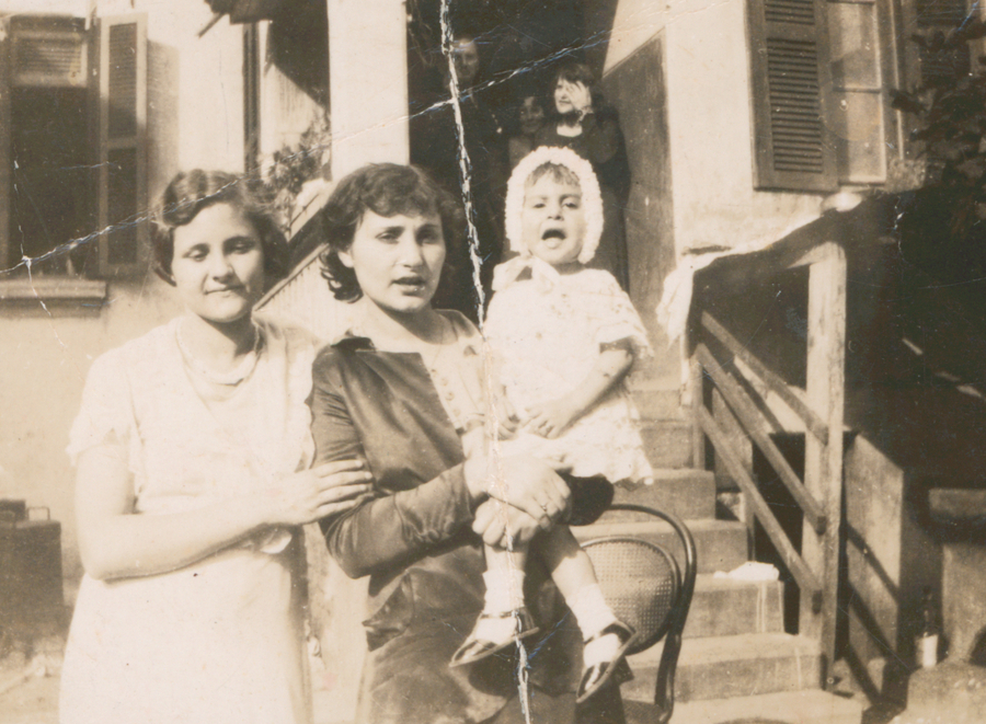 Zélia Gattai, a irmã Vanda e a sobrinha em SP na década de 1930 © Acervo Zélia Gattai Zélia Gattai, a irmã Vanda e a sobrinha em SP na década de 1930 © Acervo Zélia Gattai