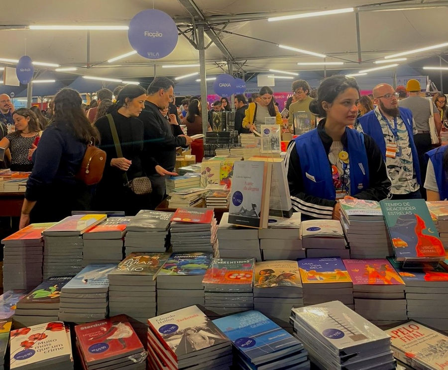 Estande da Livraria da Vila n'A Feira do Livro 2026 | © Guilherme Sobota / PublishNews Estande da Livraria da Vila n'A Feira do Livro 2026 | © Guilherme Sobota / PublishNews