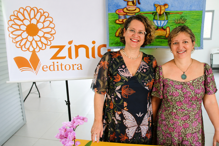 Eliana e Adriana Zandonade, criadoras da Zínia Editora © Divulgação Eliana e Adriana Zandonade, criadoras da Zínia Editora © Divulgação