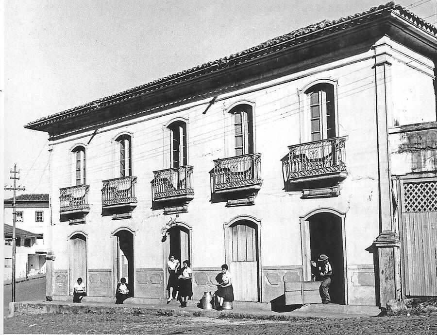 'Casa Azul', onde Drummond viveu durante sua vida em Itabira | &copy; Divulgação Carlos Drummond de Andrade