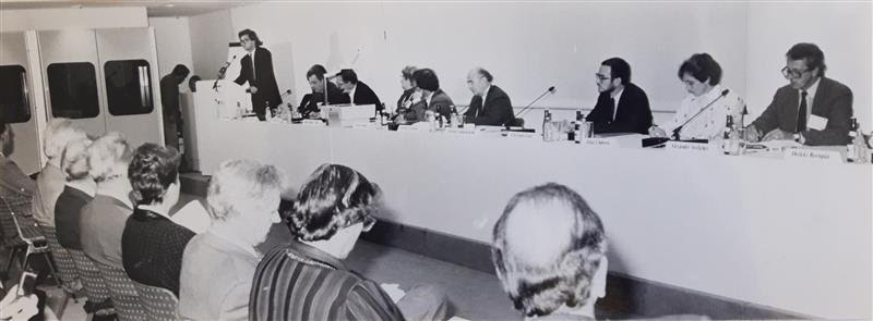 Palestrantes na Conferência em 1990 | © Frankfurter Buchmesse Palestrantes na Conferência em 1990 | © Frankfurter Buchmesse