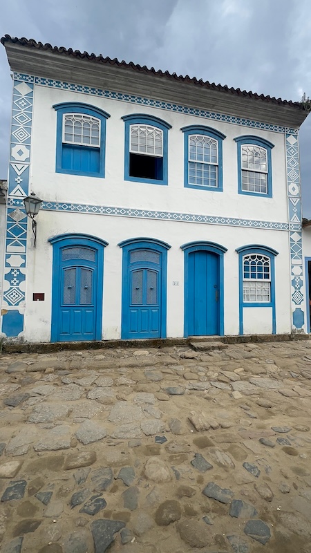 Casa fica no coração do centro histórico de Paraty | © Divulgação Casa Oásis Casa fica no coração do centro histórico de Paraty | © Divulgação Casa Oásis