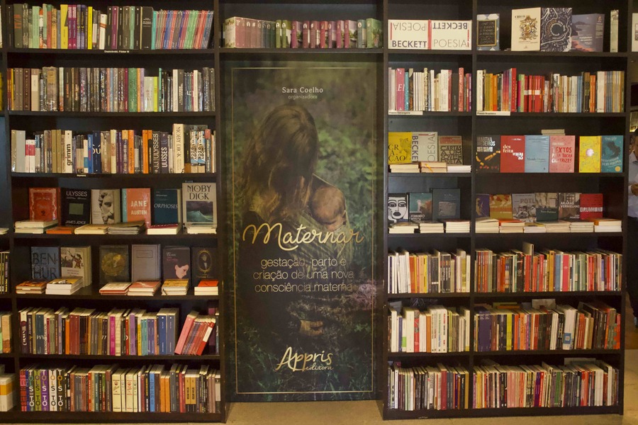 Appris na Livraria da Vila em Curitiba (PR) | © Appris Appris na Livraria da Vila em Curitiba (PR) | © Appris