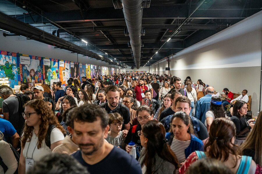 Alameda dos Artistas movimentada na Bienal | &copy; Bienal do Livro de SP