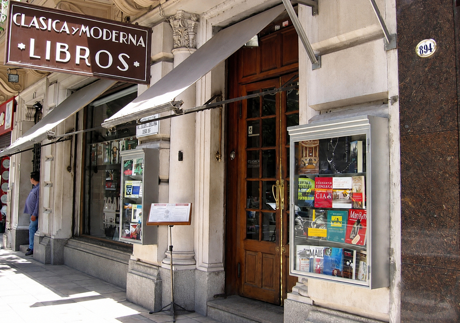 Livraria de rua na Recoleta, em Buenos Aires &copy; Divulgação