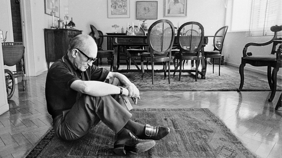 Carlos Drummond de Andrade © Rogério Reis
